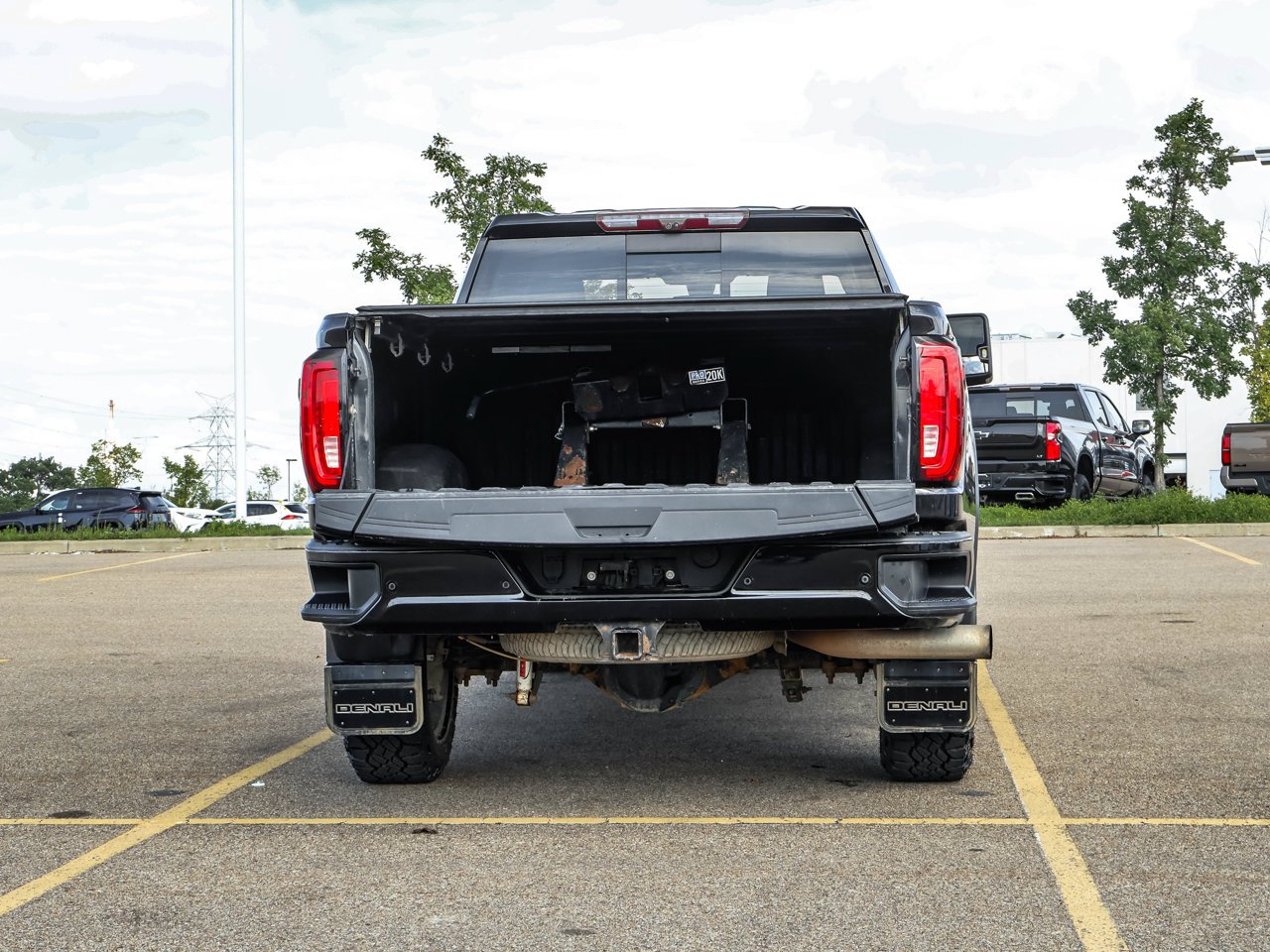 2022 GMC Sierra 3500HD 4WD Crew Cab 159 Denali Black Sherwood Park - photo #8
