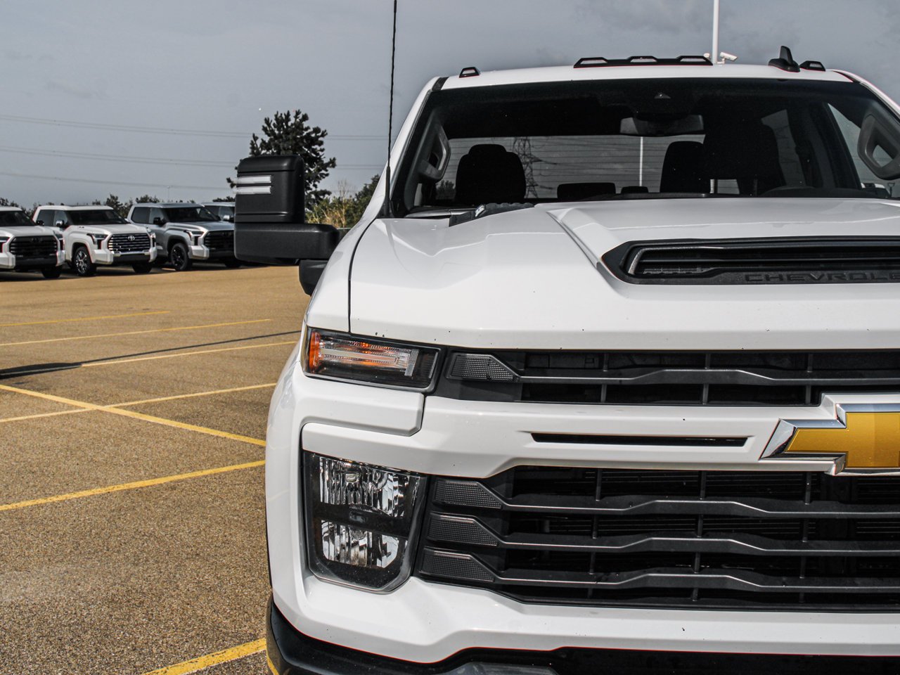 2024 Chevrolet Silverado 2500HD 4WD Crew Cab 159 Custom White Sherwood Park - photo #10