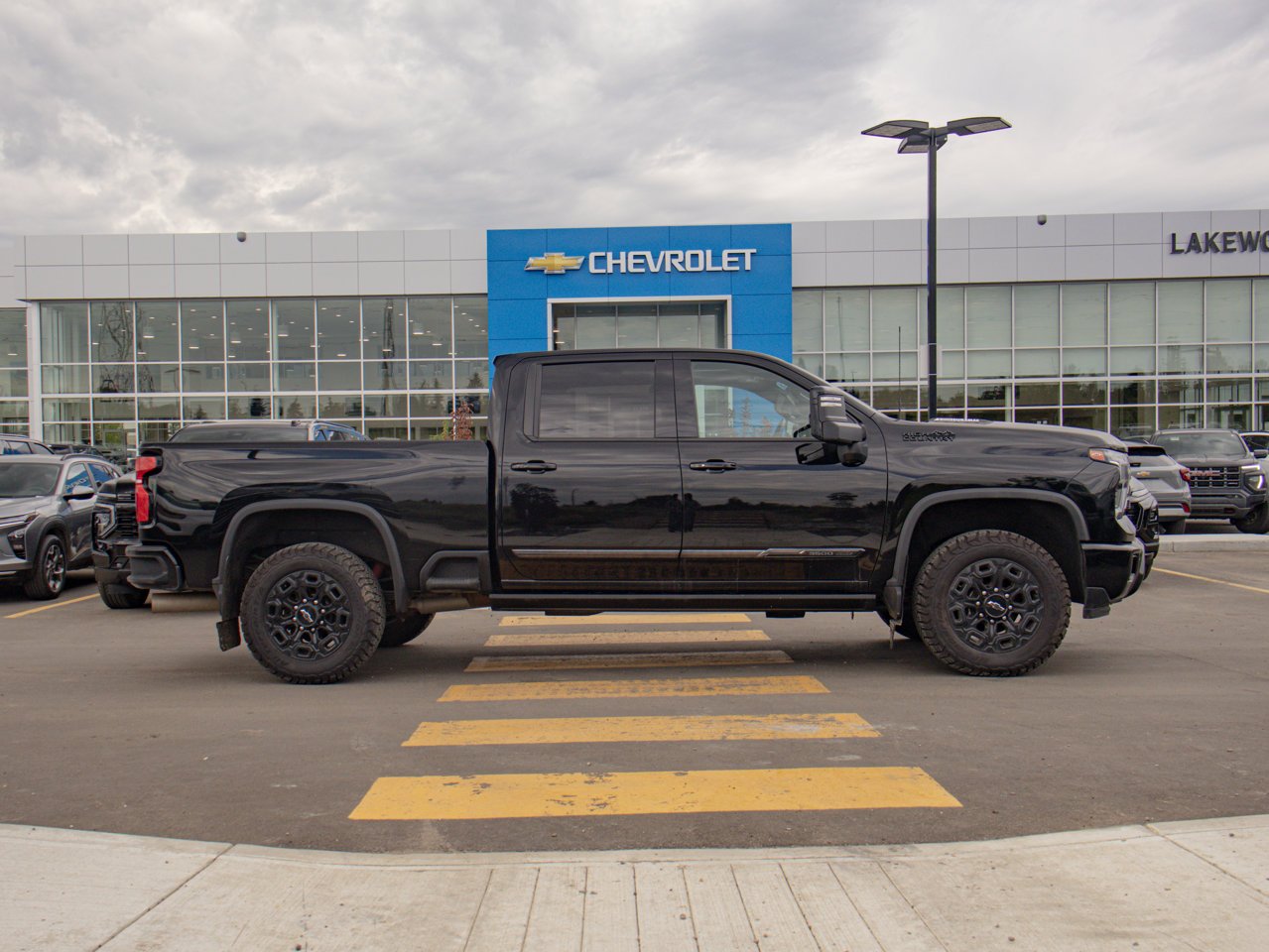 2024 Chevrolet Silverado 3500HD 4WD Crew Cab 159 High Country Black Sherwood Park - photo #11