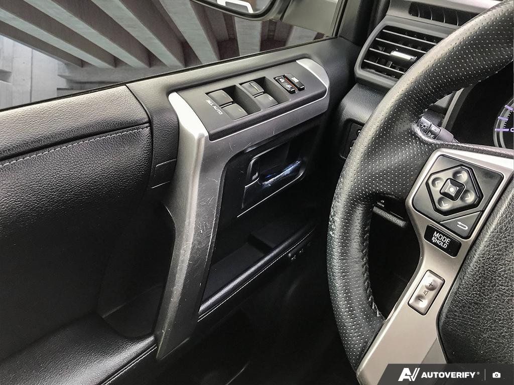 2017 Toyota 4Runner 2600678A | SR5 White Edmonton - photo #16