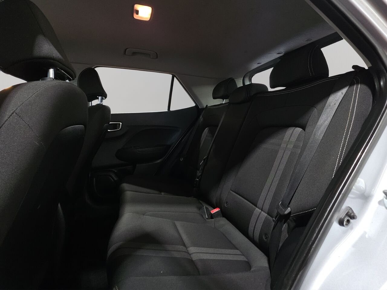 Hyundai Venue Preferred IVT, volant chauffant, commande audio au volant, Apple Carplay 2021 Argent Val-David - photo #14