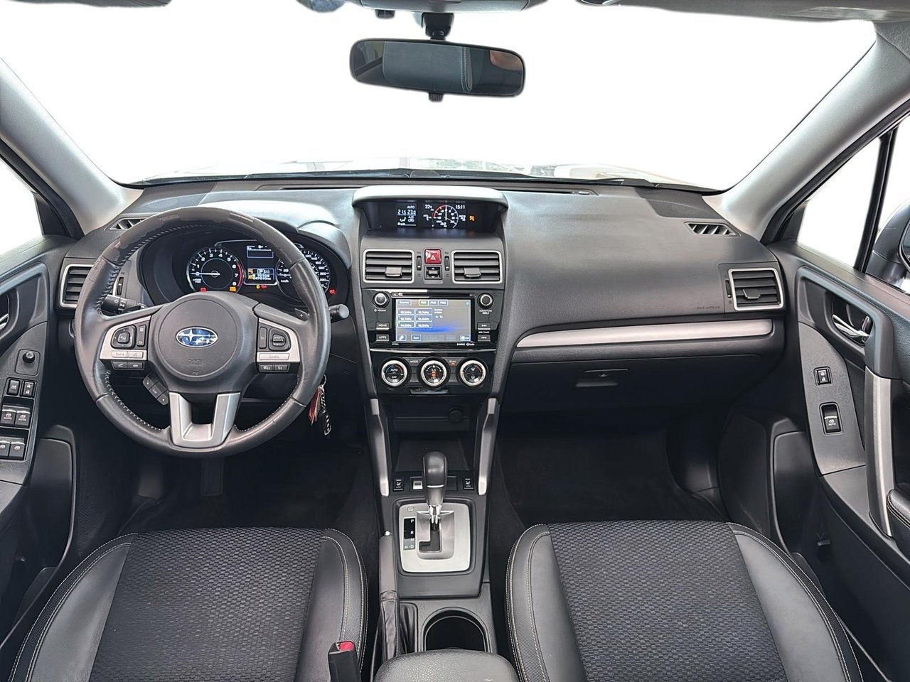 Subaru Forester 2017 Blanc Baie-Comeau - photo #10