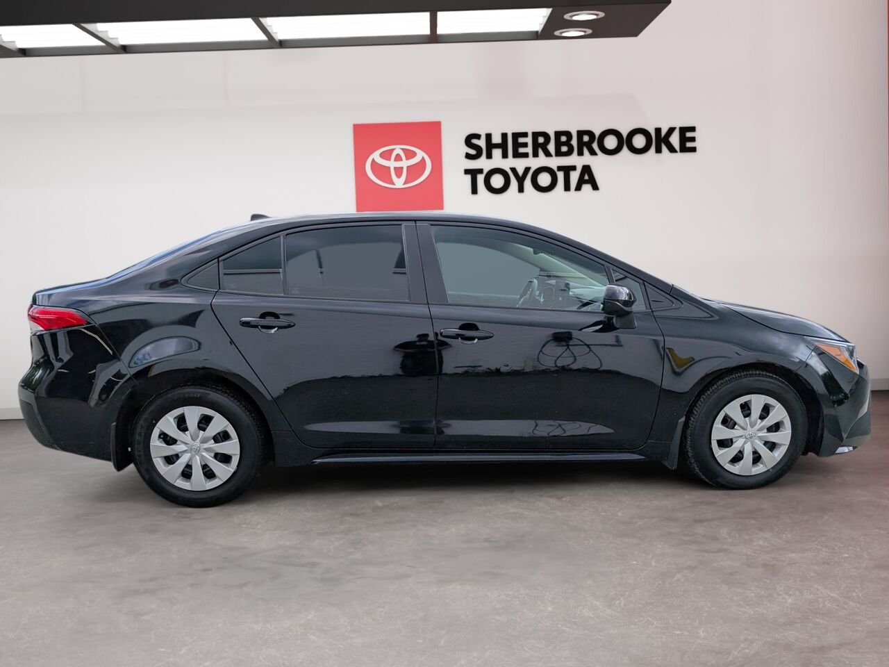Toyota Corolla L/AC/CAMÉRA DE RECUL/COMMANDES AUDIO AU VOLANT/BLUETOOTH 2024 Noir minuit métallisé Sherbrooke - photo #2