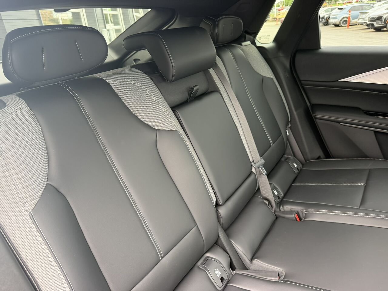 2024 Cadillac LYRIQ Tech AWD FINANCEMENT À PARTIR 0.99% Grey Laval - photo #16