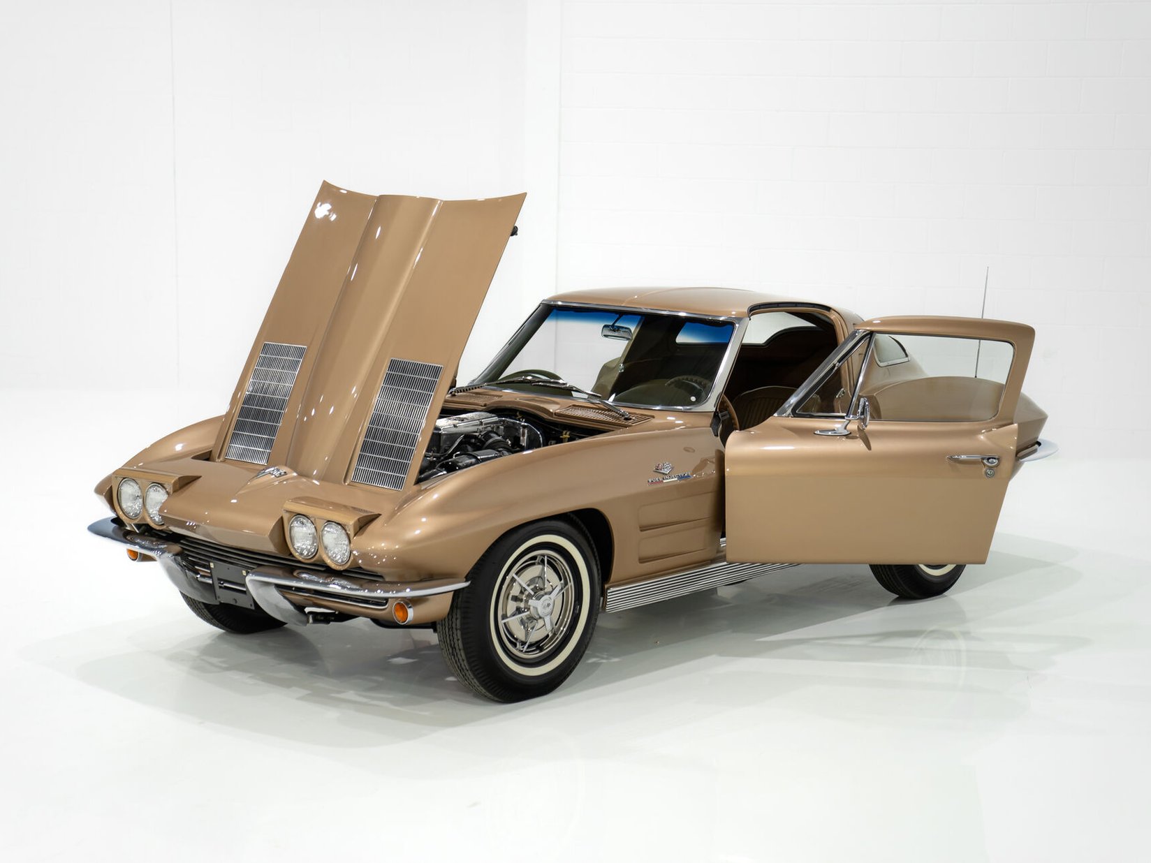 Chevrolet Corvette Fuel Injection Moteur Matching 327 à injection développant 360 chevaux | PRICE IN USD 1963 Beige Montréal - photo #36