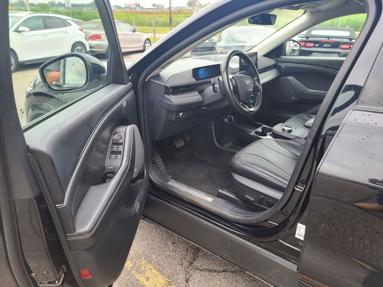 2021 Ford Mustang Mach-E Black  - photo #7