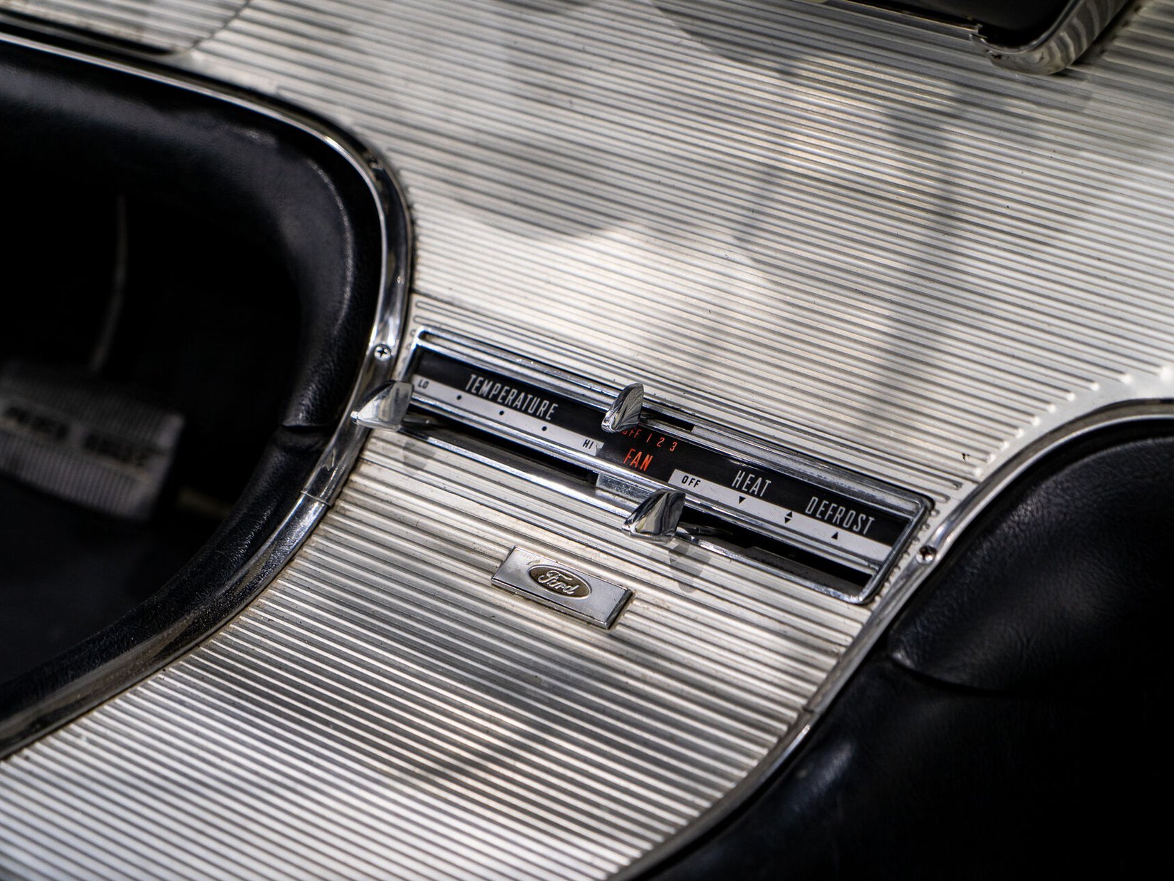 Ford Thunderbird Beautifully Presented From Older Restoration with original bill of sale 1962 Jaune Montréal - photo #60