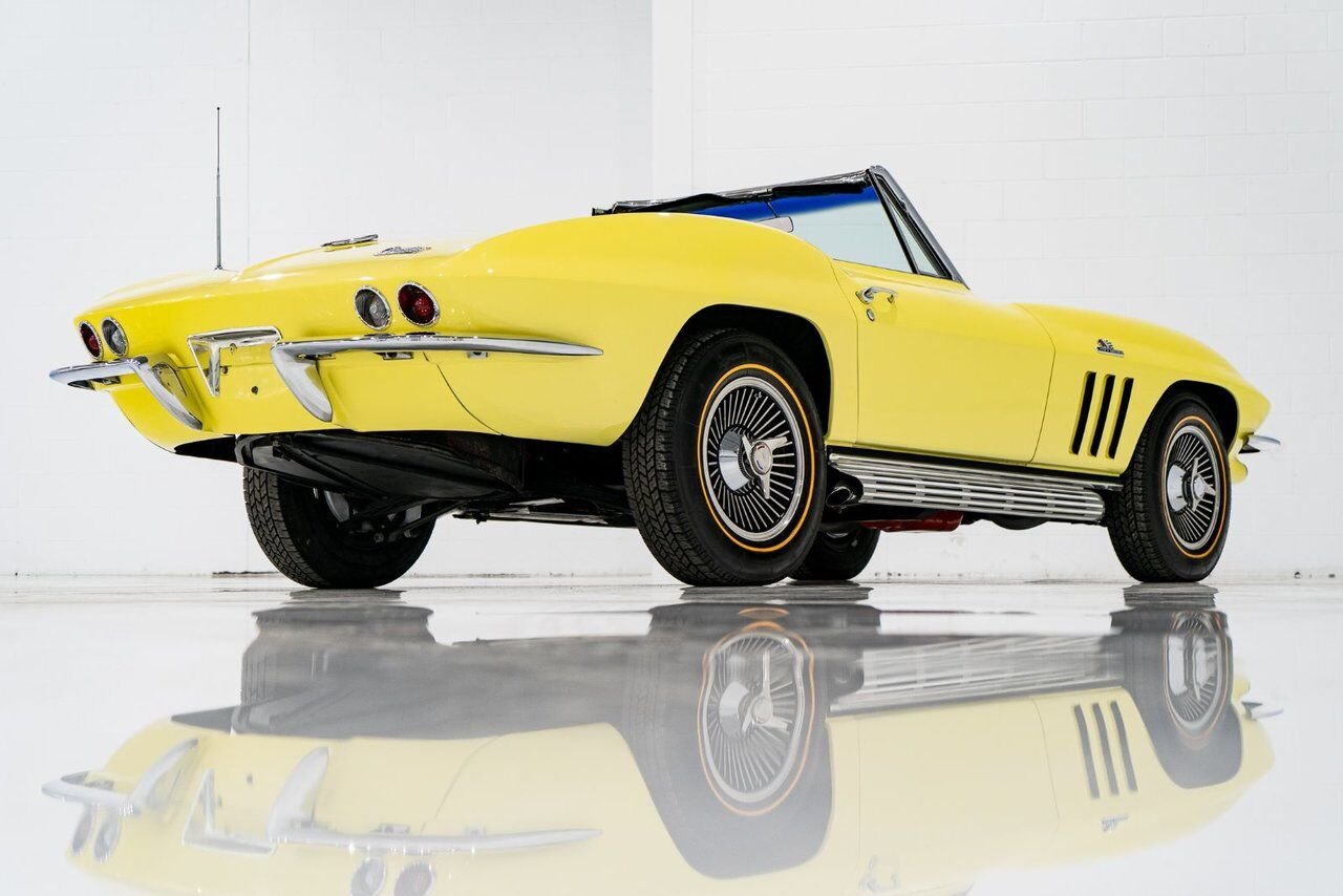 Chevrolet Corvette Matching# 427/425HP IP Code **PRICE IN USD** 1966 Jaune Montréal - photo #26