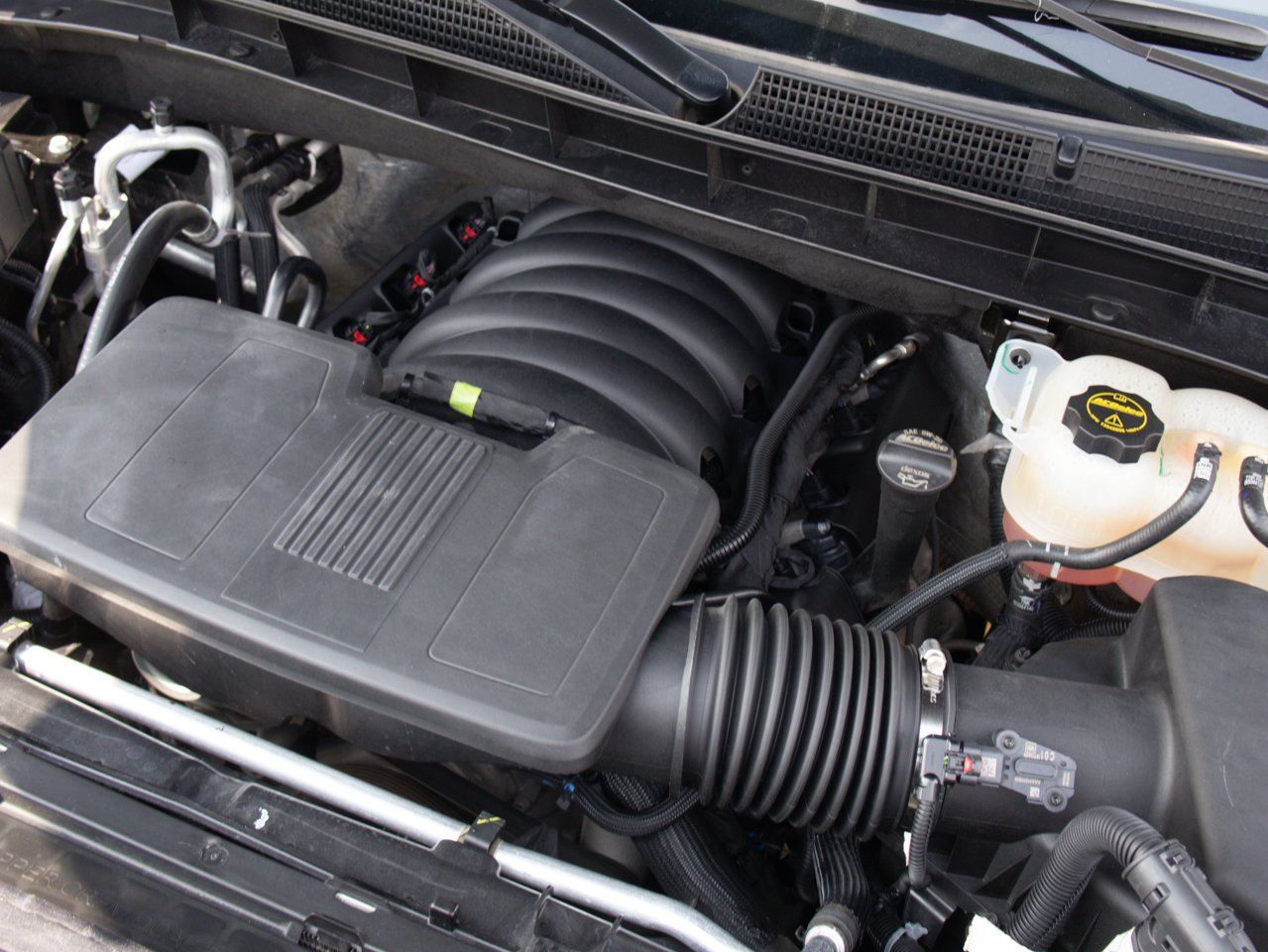 2025 GMC Sierra 1500 4WD Crew Cab 147 AT4 Grey Sherwood Park - photo #17