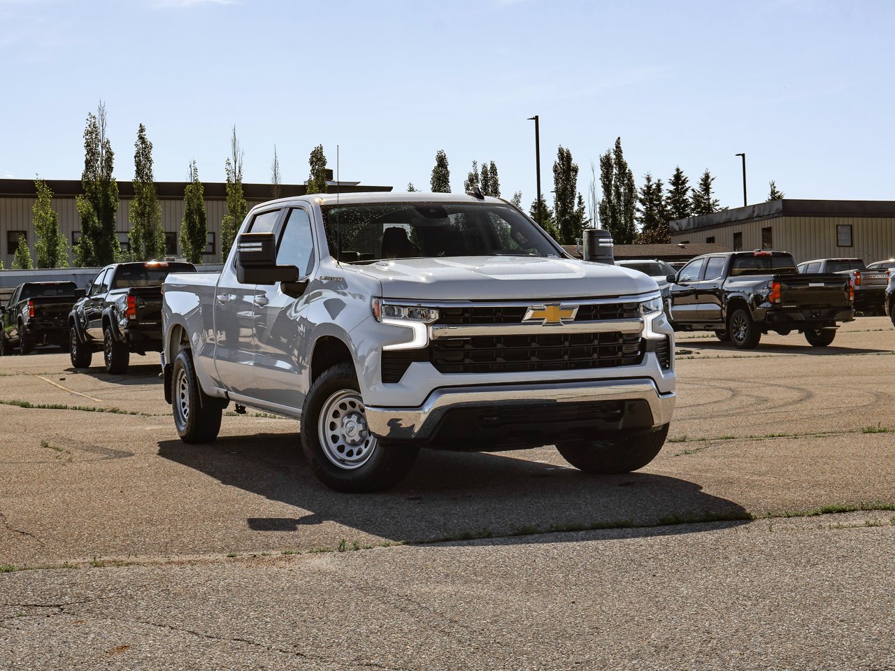 2025 Chevrolet Silverado 1500 4WD Crew Cab 147 LT White Sherwood Park - photo #1