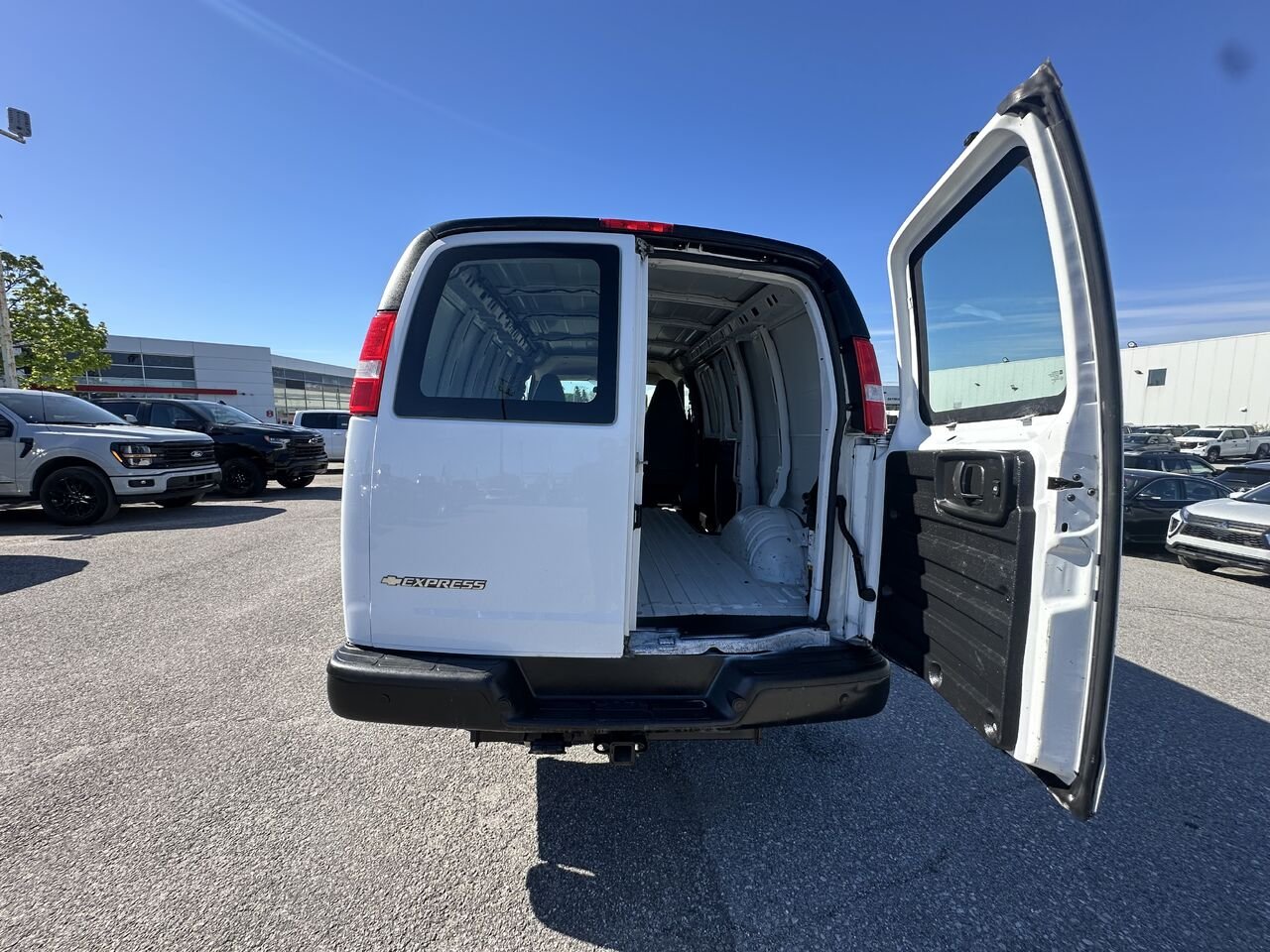 2022 CHEVROLET EXPRESS G2500 Traction arrière 2500 135 po White Ottawa & Gatineau - photo #22