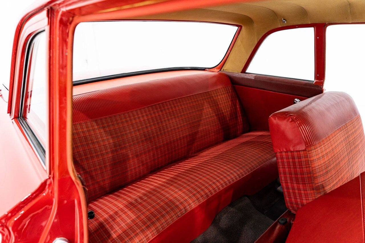 Chevrolet Biscayne Unrestored nearly all original parts 1962 Rouge Montréal - photo #56