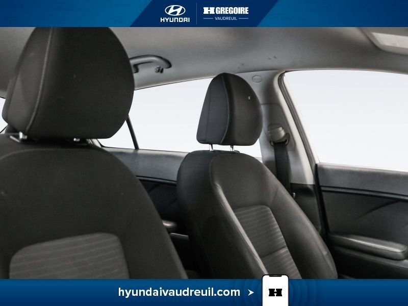 Kia Forte5 2018 Blanc Laval - photo #32