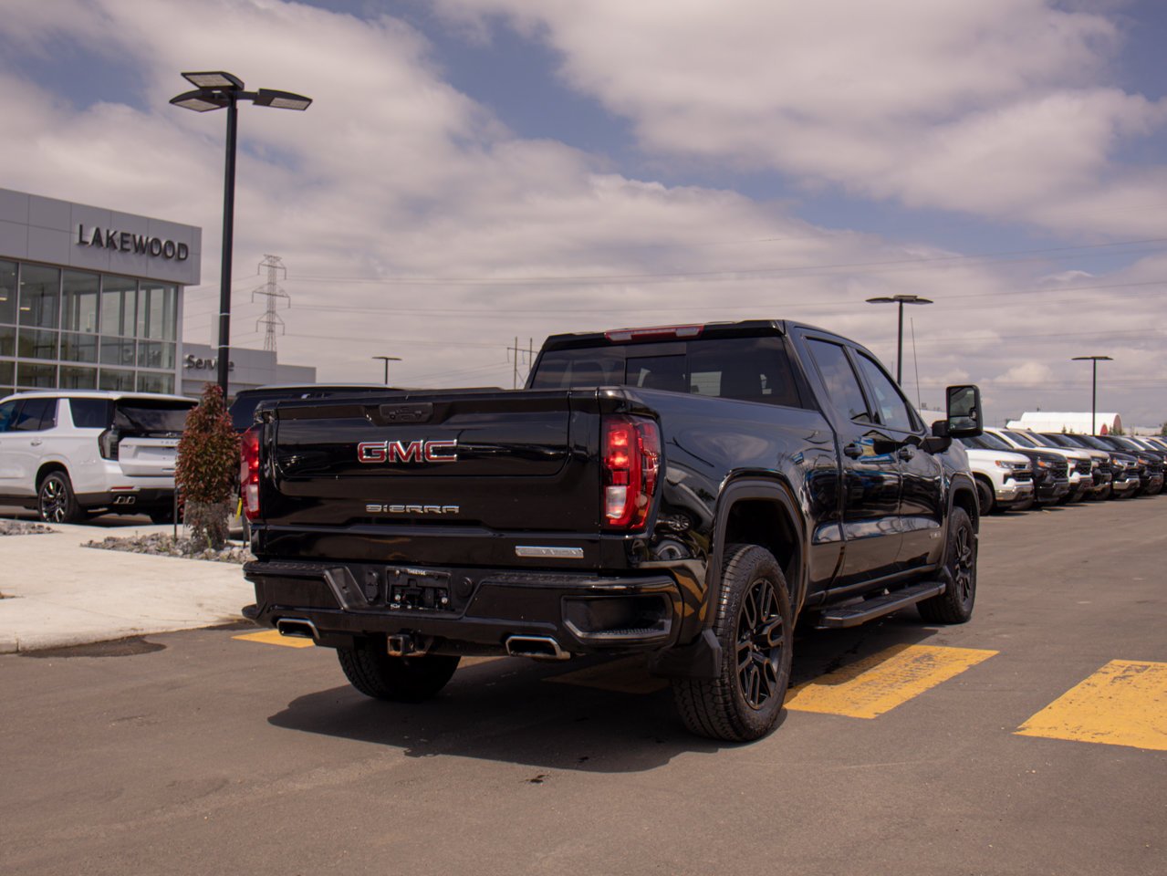 2022 GMC Sierra 1500 4WD Crew Cab 147 Elevation Black Sherwood Park - photo #9