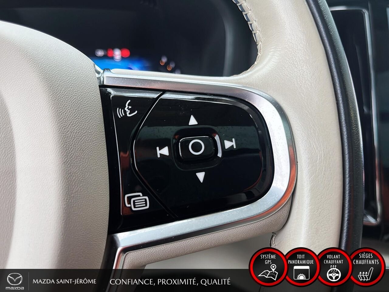 Volvo XC60 B5 PLUS DARK THEME | AWD | CAMÉRA 360 | TOIT PANO | 2024 Gris Saint-Jérôme - photo #14