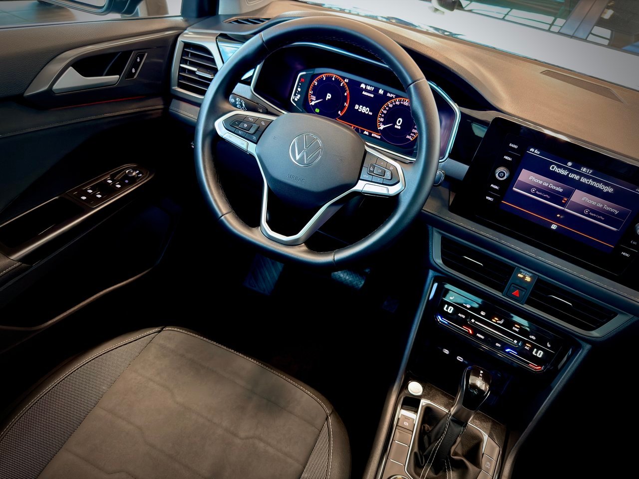 Volkswagen Taos 2026 Bleu Notre-Dame-des-Prairies - photo #16