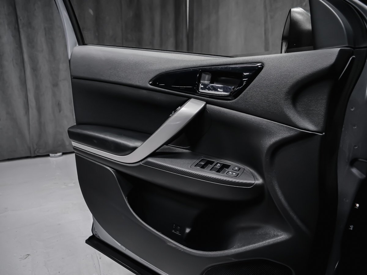 2024 Mitsubishi Eclipse Cross SE Grey Montreal - photo #9