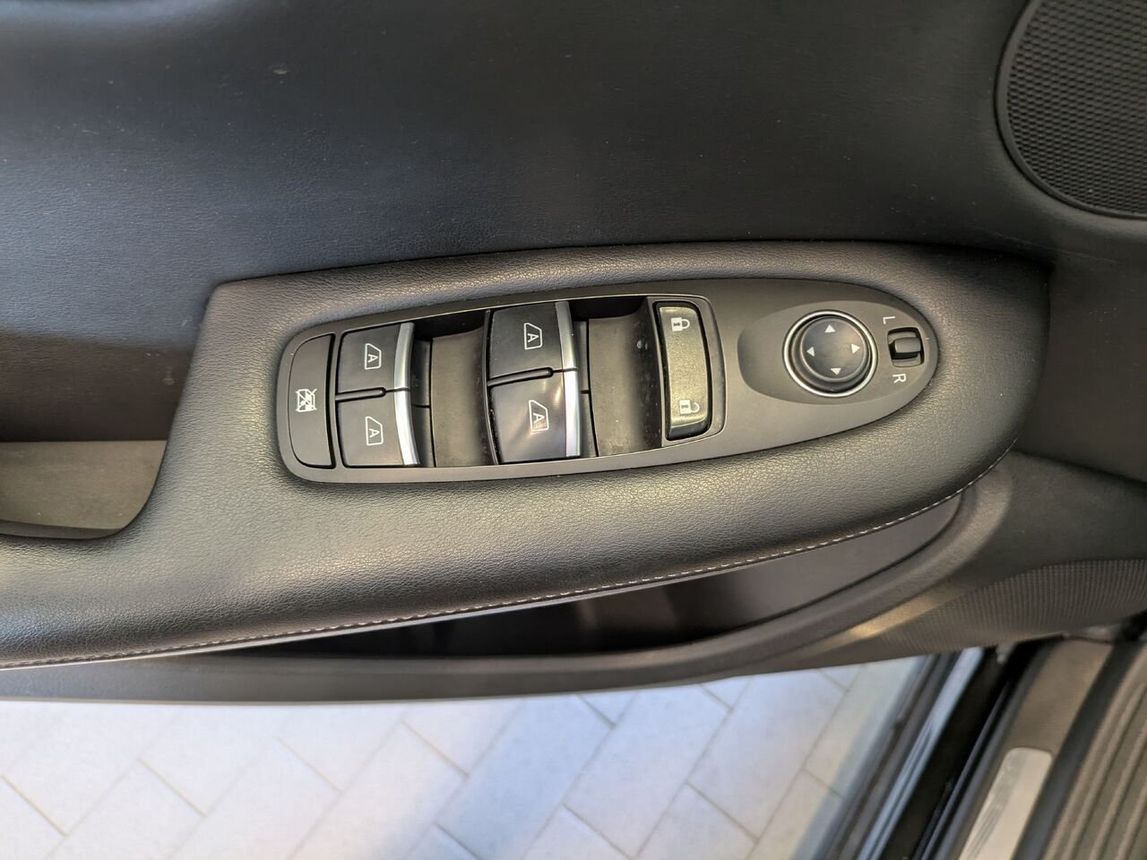 2019 INFINITI QX50 Black Gatineau - photo #5