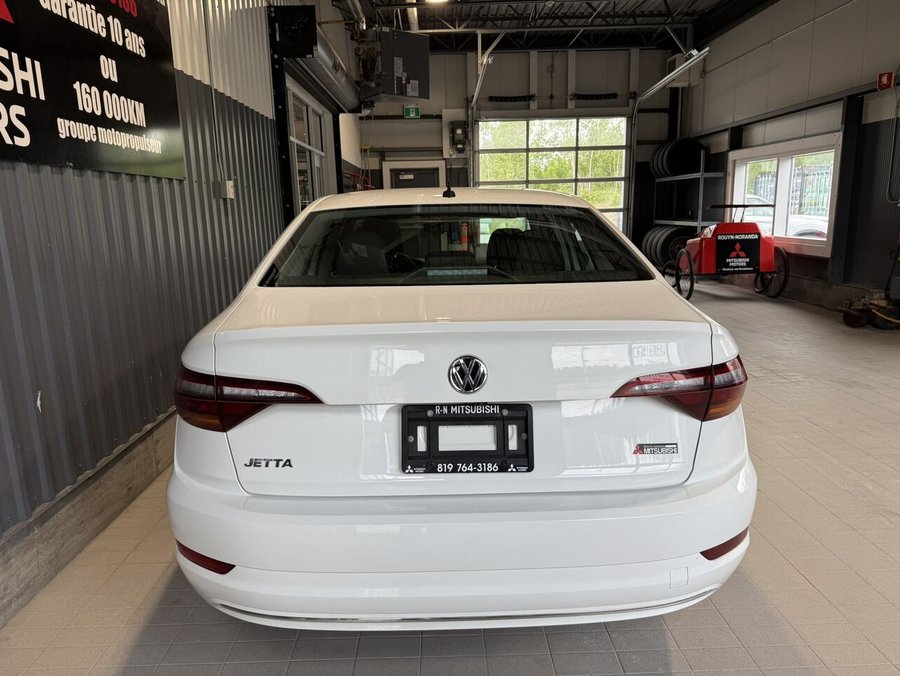 Volkswagen Jetta Comfortline avec boîte automatique 2019 Blanc