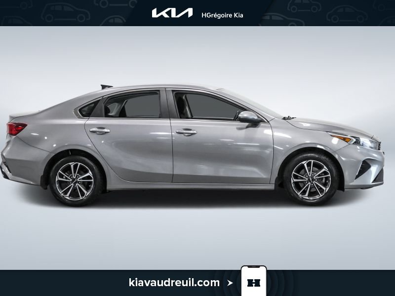 2023 Kia Forte Grey Blainville - photo #7