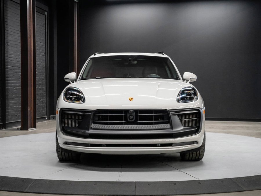 2022 Porsche Macan 2022 White