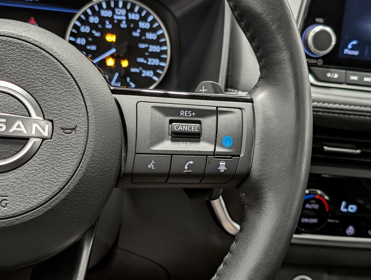 2023 Nissan Rogue SV avec ensemble Toit ouvrant Saint-Eustache - photo #19