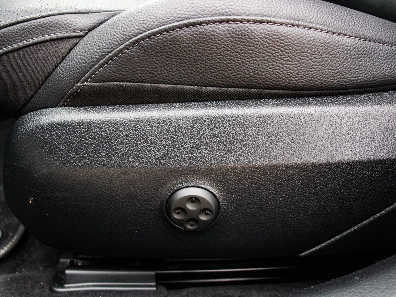 2024 Mercedes-Benz C-Class C 300 4MATIC Sedan White Sherwood Park - photo #14