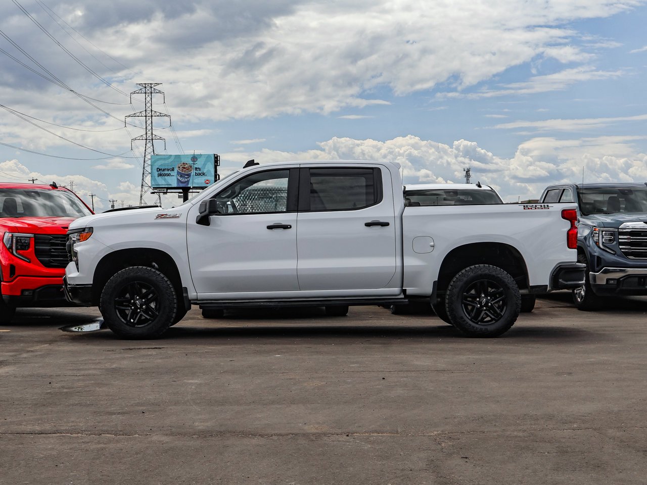 2025 Chevrolet Silverado 1500 4WD Crew Cab 147 Custom Trail Boss White Sherwood Park - photo #4