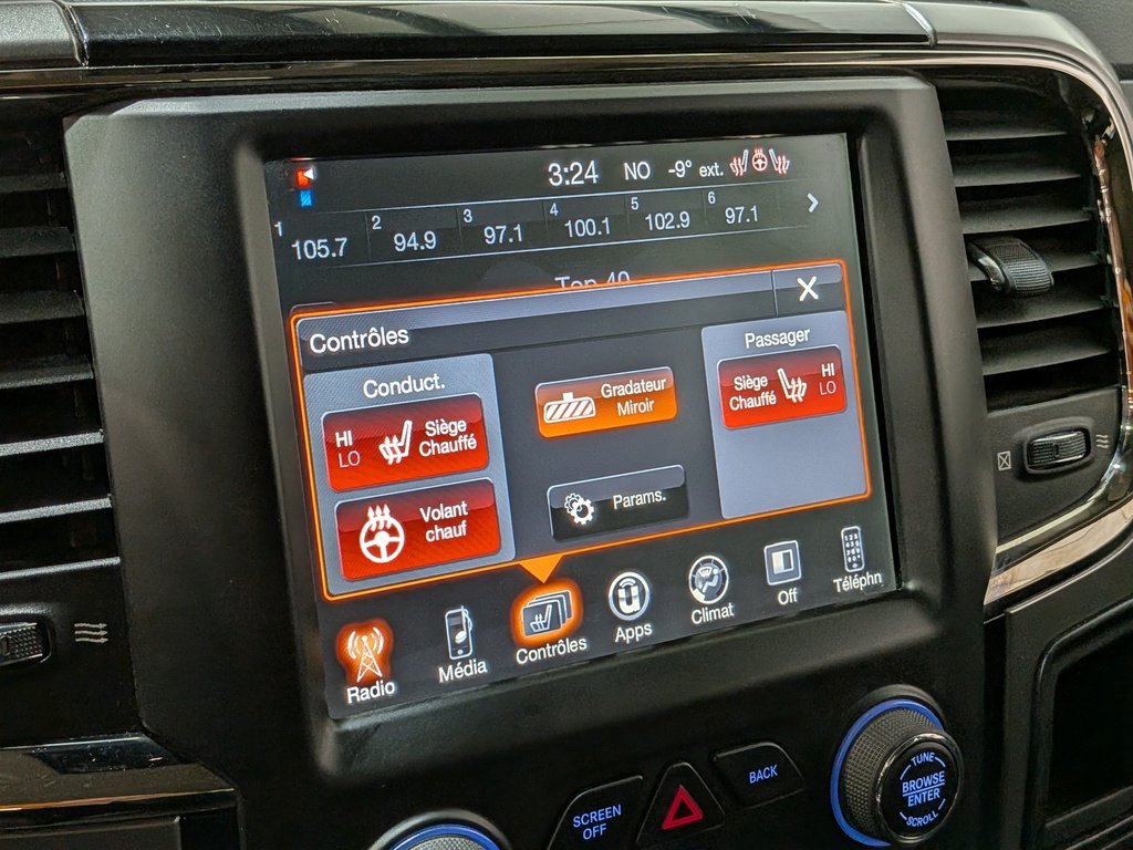 Ram 1500 4WD Quad Cab 140.5" Sport 2017 Bleu Val-David - photo #19