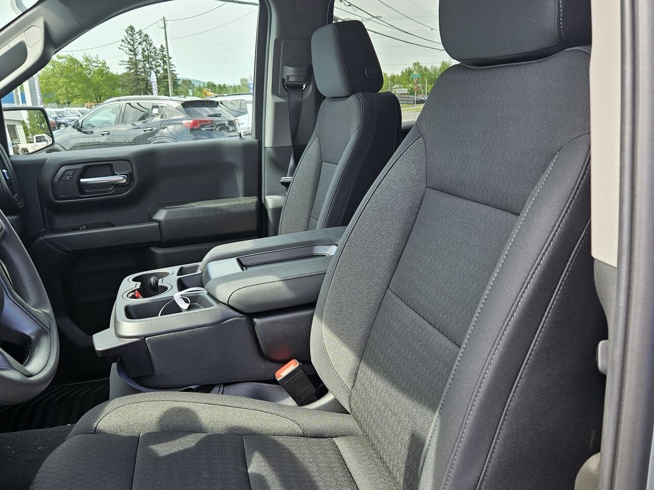 2026 Chevrolet Silverado 1500 Custom Trail Boss cabine multiplace 4RM 157 po Sterling Grey Metallic Thetford Mines - photo #12