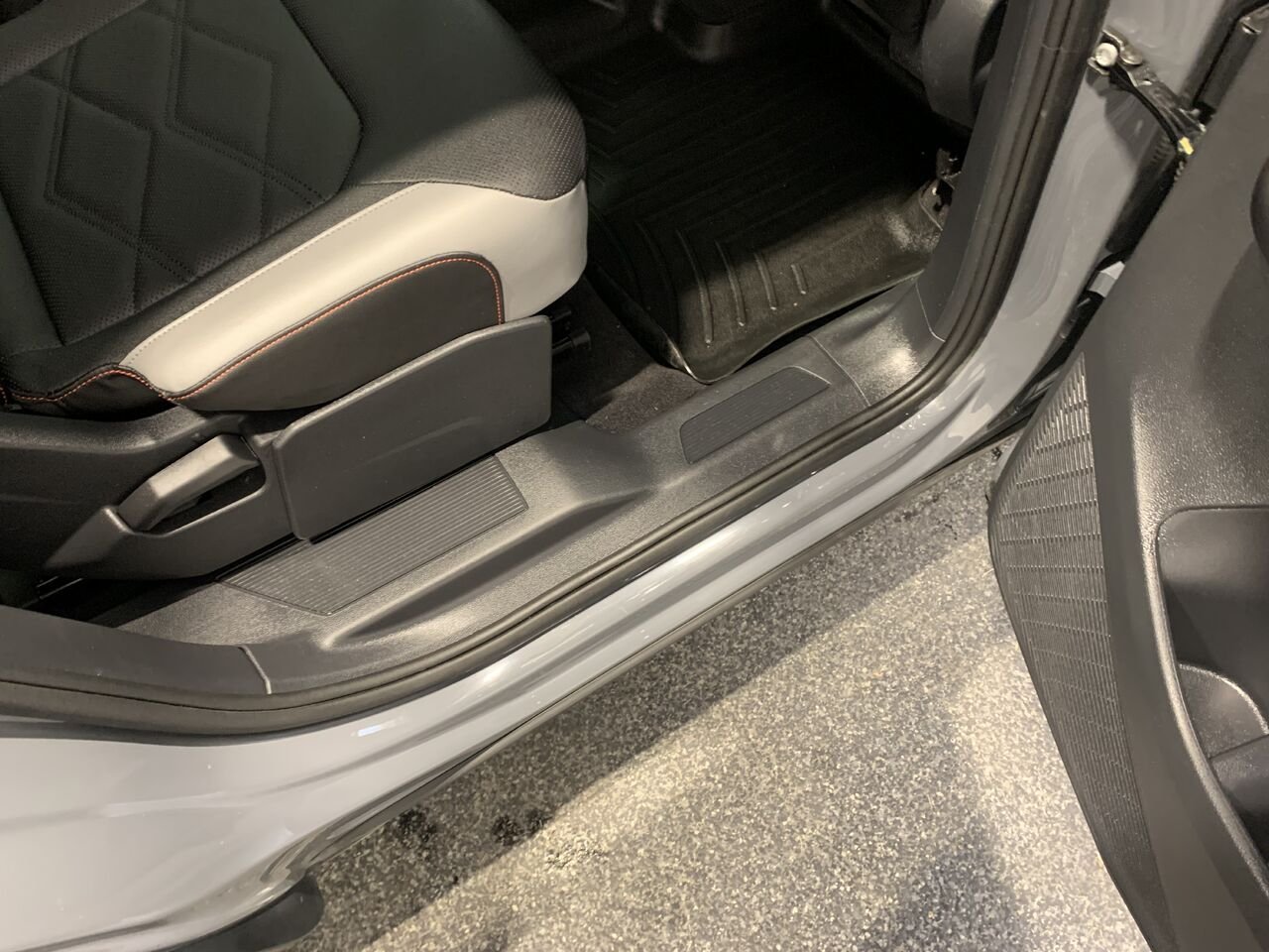 Volkswagen Atlas PEAK EDITION ATLAS PEAK EDITION 2025 Gris Châteauguay - photo #17