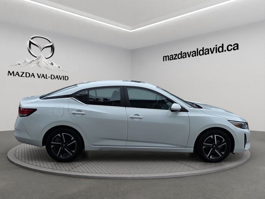 2024 Nissan Sentra SV CVT, toit ouvrant, écran tactile, sièges chauffants White