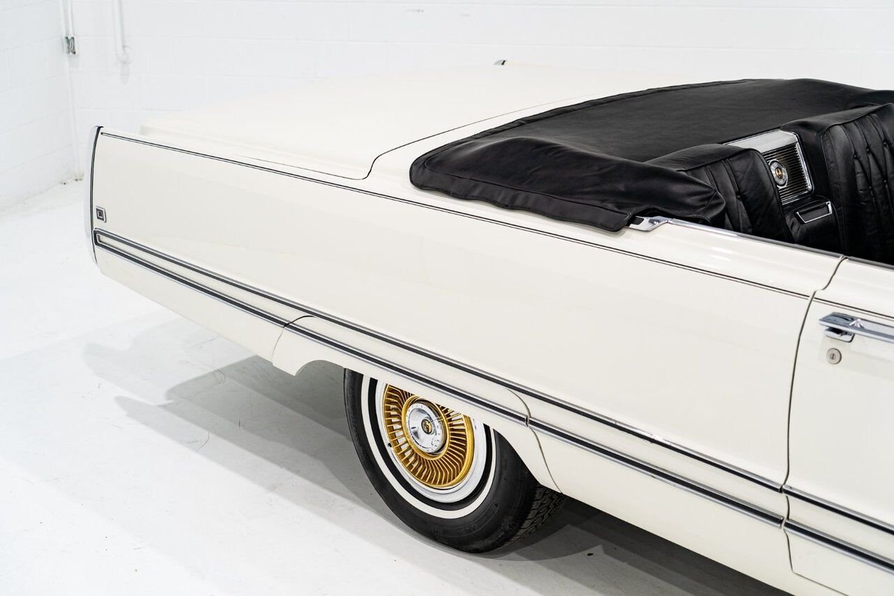 Chrysler IMPERIAL Unrestored with only 31,056 original miles **PRICE IN USD** 1968 Blanc Montréal - photo #36