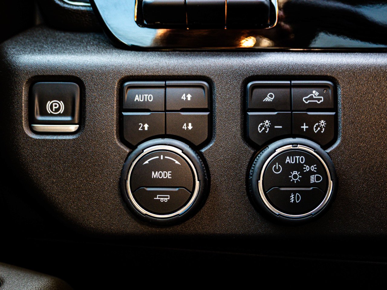 2025 Chevrolet Silverado 1500 4WD Crew Cab 147 ZR2 White Sherwood Park - photo #18