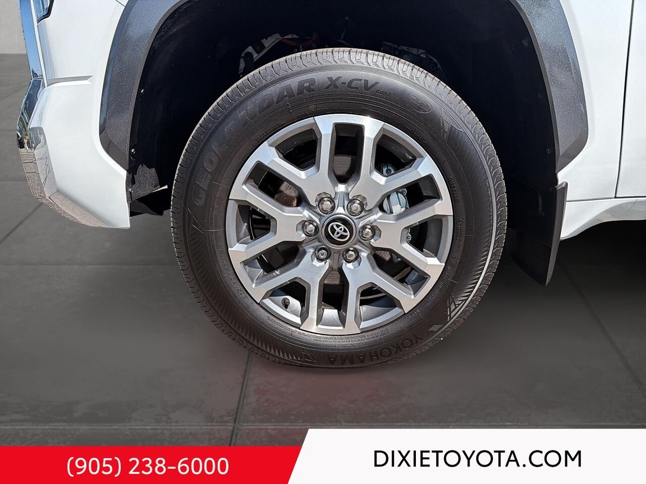 2026 Toyota TUNDRA HYBRID PLATNIUM 1794 EDITION 4WD / CLEAN CARFAX / HEATED AND VENTIALTED SEATS / ALLOY WHEELS / CARPLAY AND ANDROID AUTO White Mississauga - photo #6
