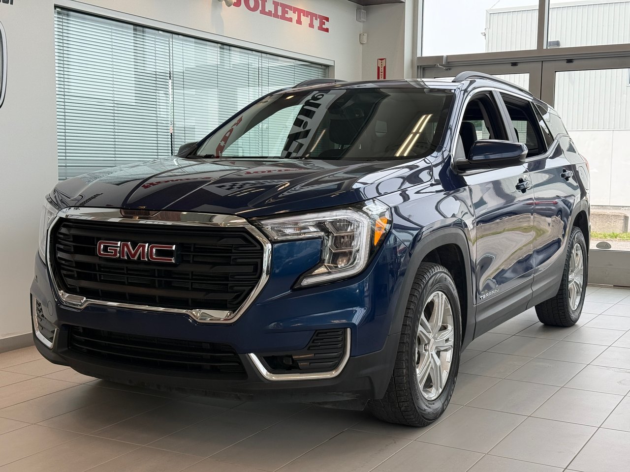 GMC Terrain 2022 Bleu Notre-Dame-des-Prairies - photo #1