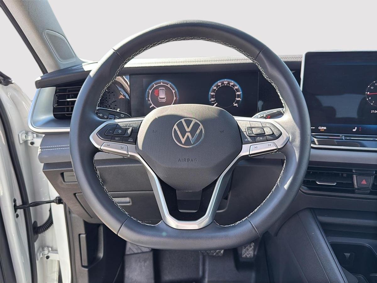 2025 Volkswagen Tiguan White Rouyn-Noranda - photo #11
