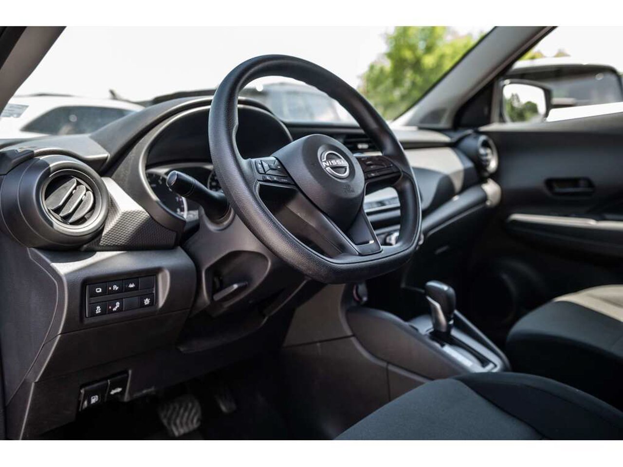 Nissan Kicks Play 2025 Argent Sainte-Julienne - photo #12