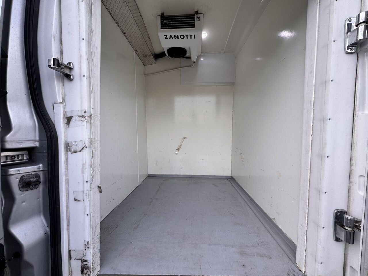 Ford TRANSIT 2020 Argent Saint-Basile-le-Grand - photo #8