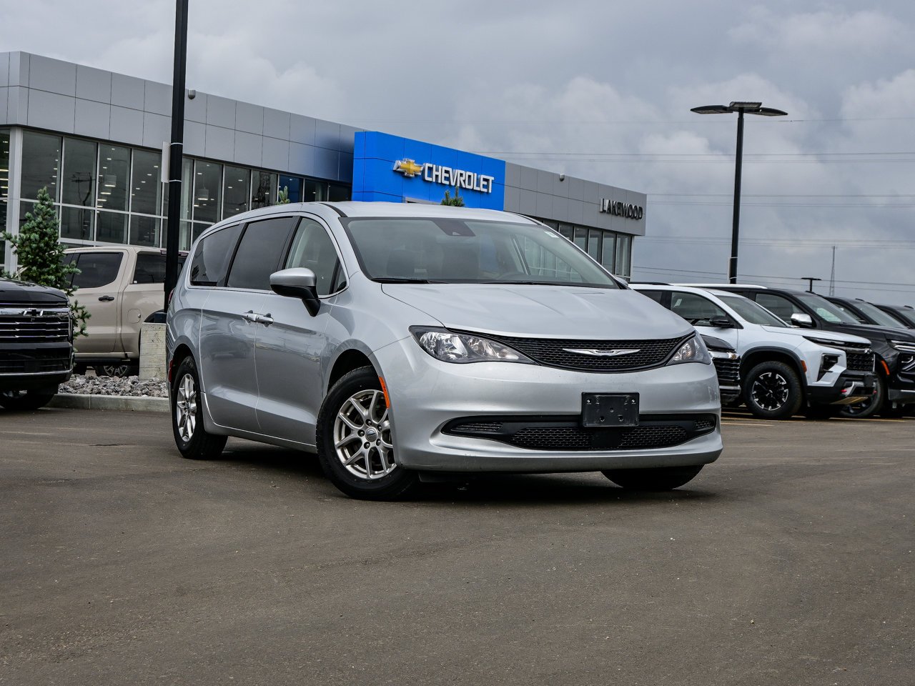 2023 Chrysler Grand Caravan SXT 2WD Grey Sherwood Park - photo #1