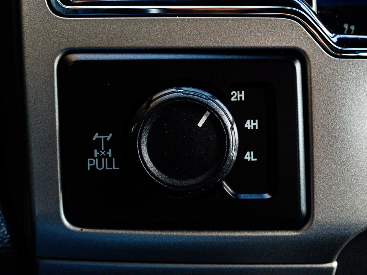 2022 Ford Super Duty F-350 SRW LARIAT 4WD Crew Cab 6.75' Box Black Sherwood Park - photo #23