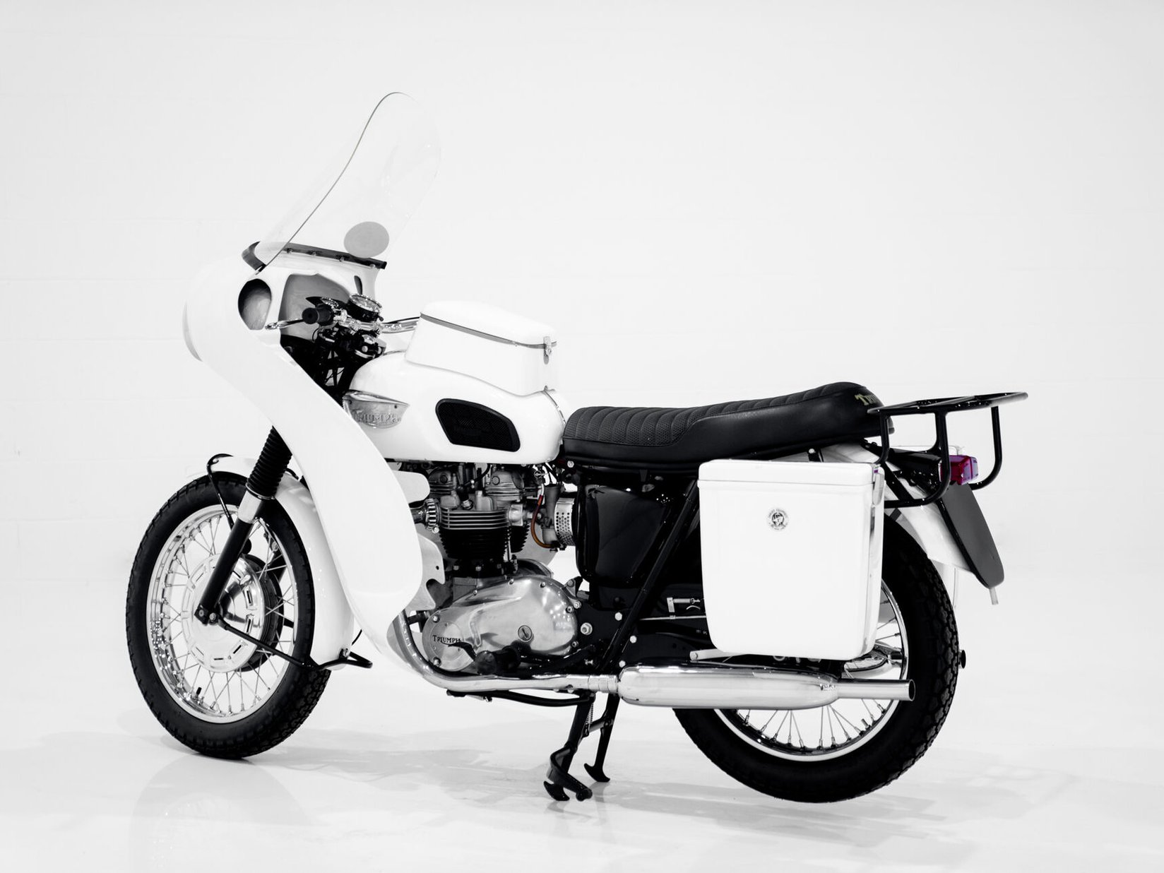 Triumph Trophy TR6P Saint 1968 Blanc Montréal - photo #5
