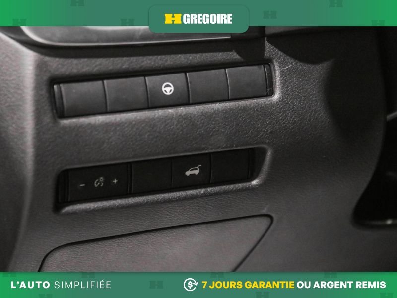 2023 Nissan Rogue White Laval - photo #17