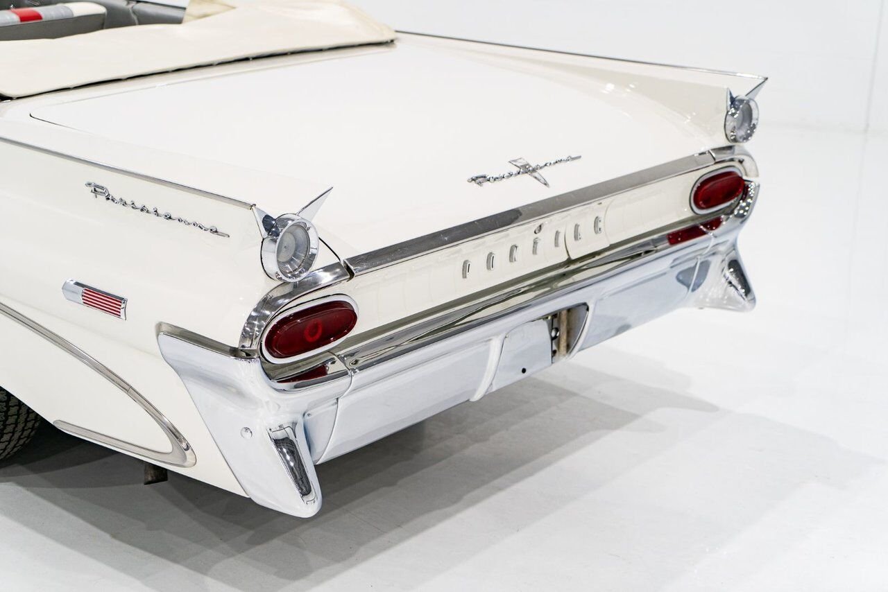 Pontiac PARISIENNE **PRIX EN USD** Fully restored with 261cu.in. and GM built sheet 1959 Blanc Montréal - photo #26