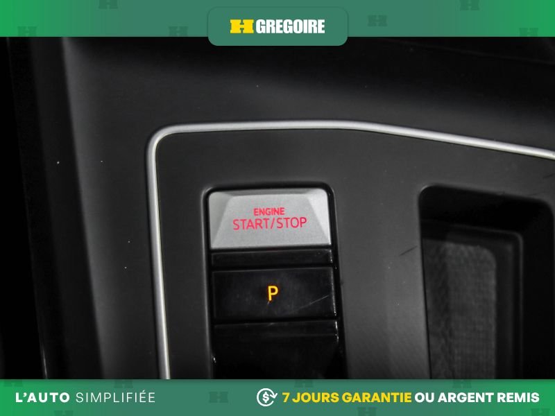 Volkswagen Golf GTI 2022 Jaune Blainville - photo #16