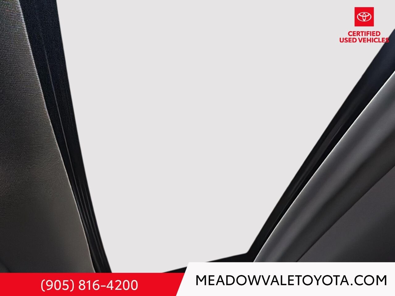 2021 Toyota Highlander One Owner, Clean Car Fax, Power Sunroof, Power Trunk, Power Seat, SofTex Leather Midnight Black Metallic Mississauga - photo #10