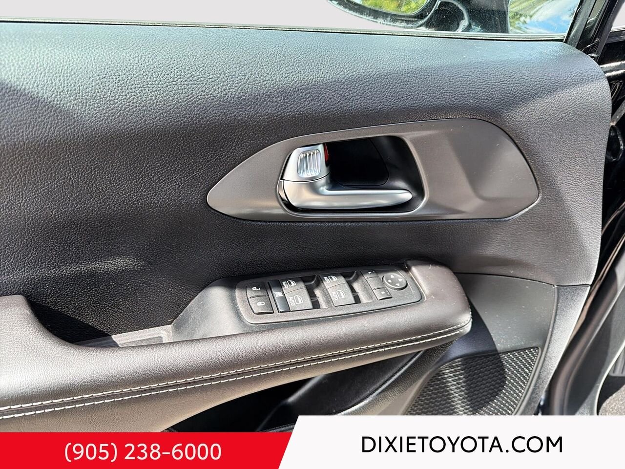 2026 Chrysler Grand Caravan SXT / CLEAN CARFAX / Black Mississauga - photo #7