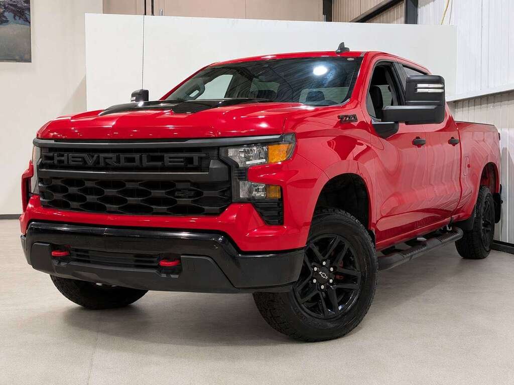 2023 Chevrolet Silverado 1500 4WD Crew Cab 157" Custom Trail Boss Red Val-David - photo #0
