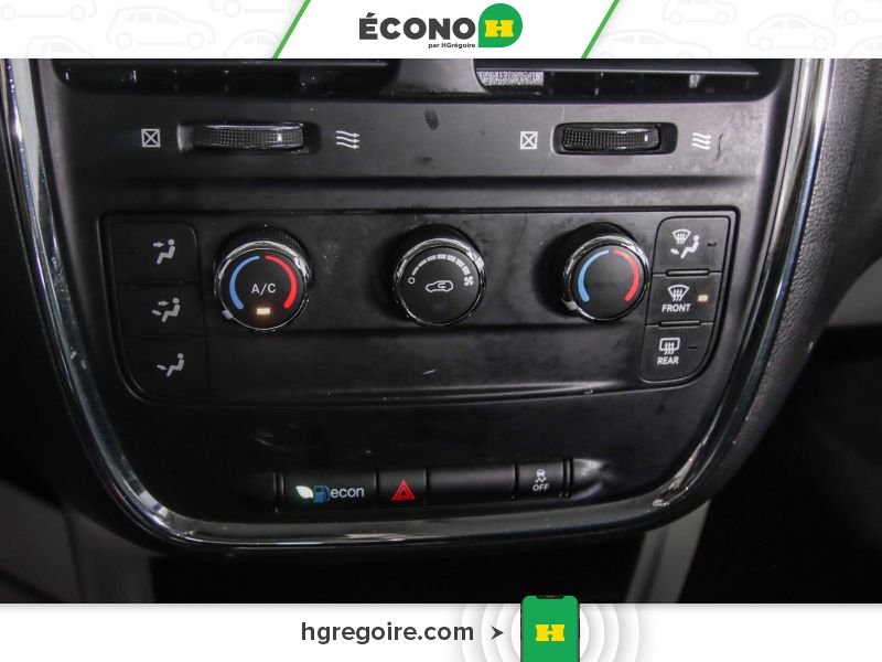 2017 Dodge GR Caravan Grey Laval - photo #10