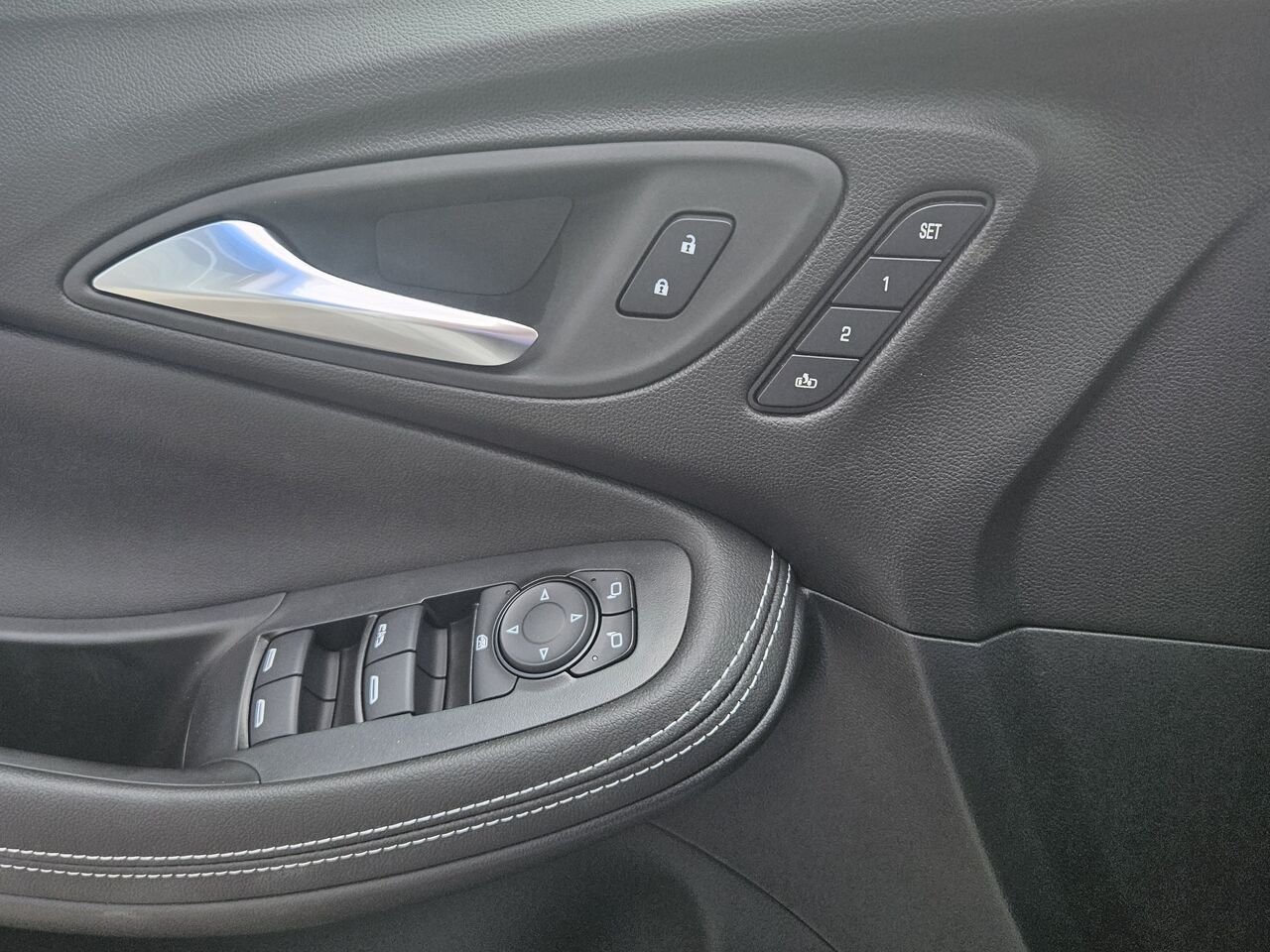 2026 Buick Encore GX Avenir 4 portes TI White Frost Tricoat Thetford Mines - photo #13